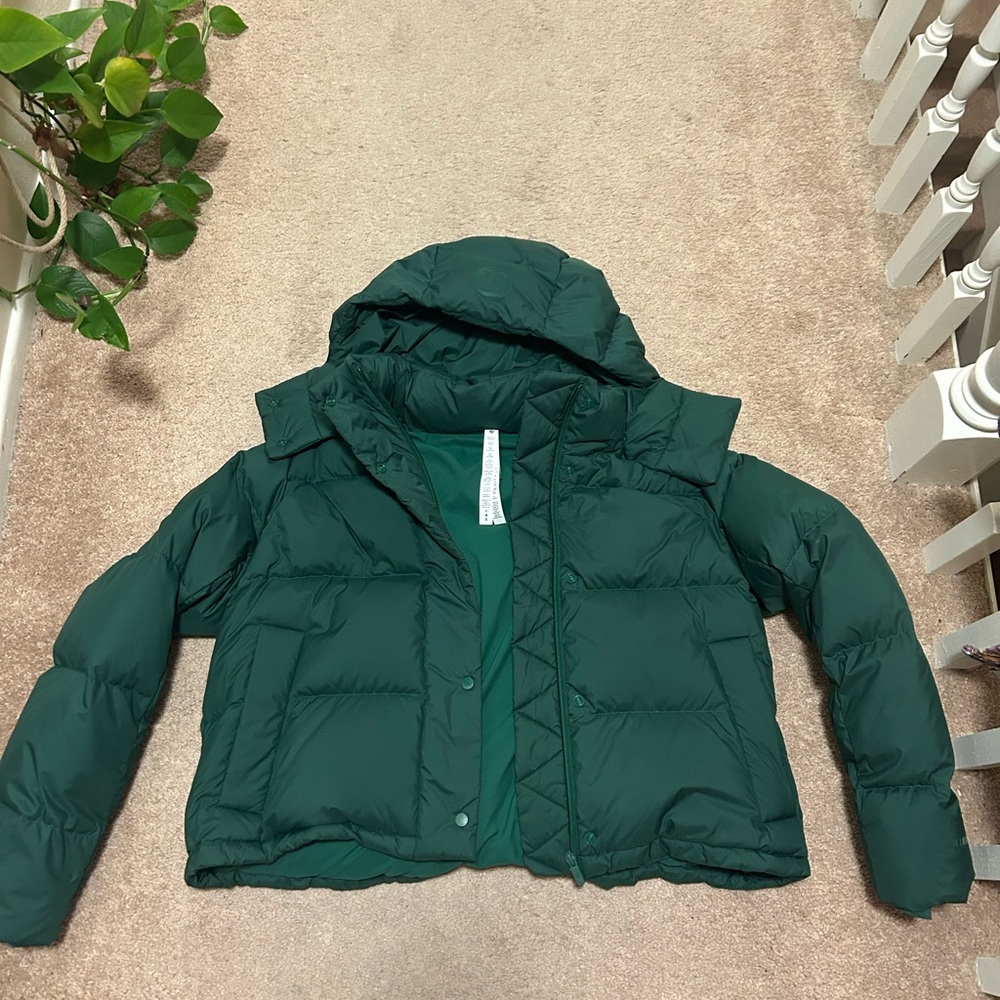 Lululemon women’s wonder puff Jacket cropped green